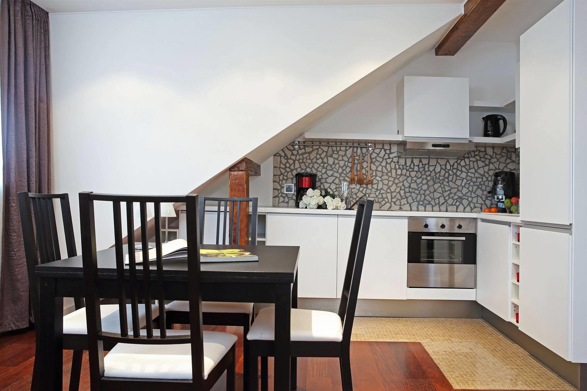 The Queen Luxury Apartments - Villa Giada Luksemburg Zewnętrze zdjęcie